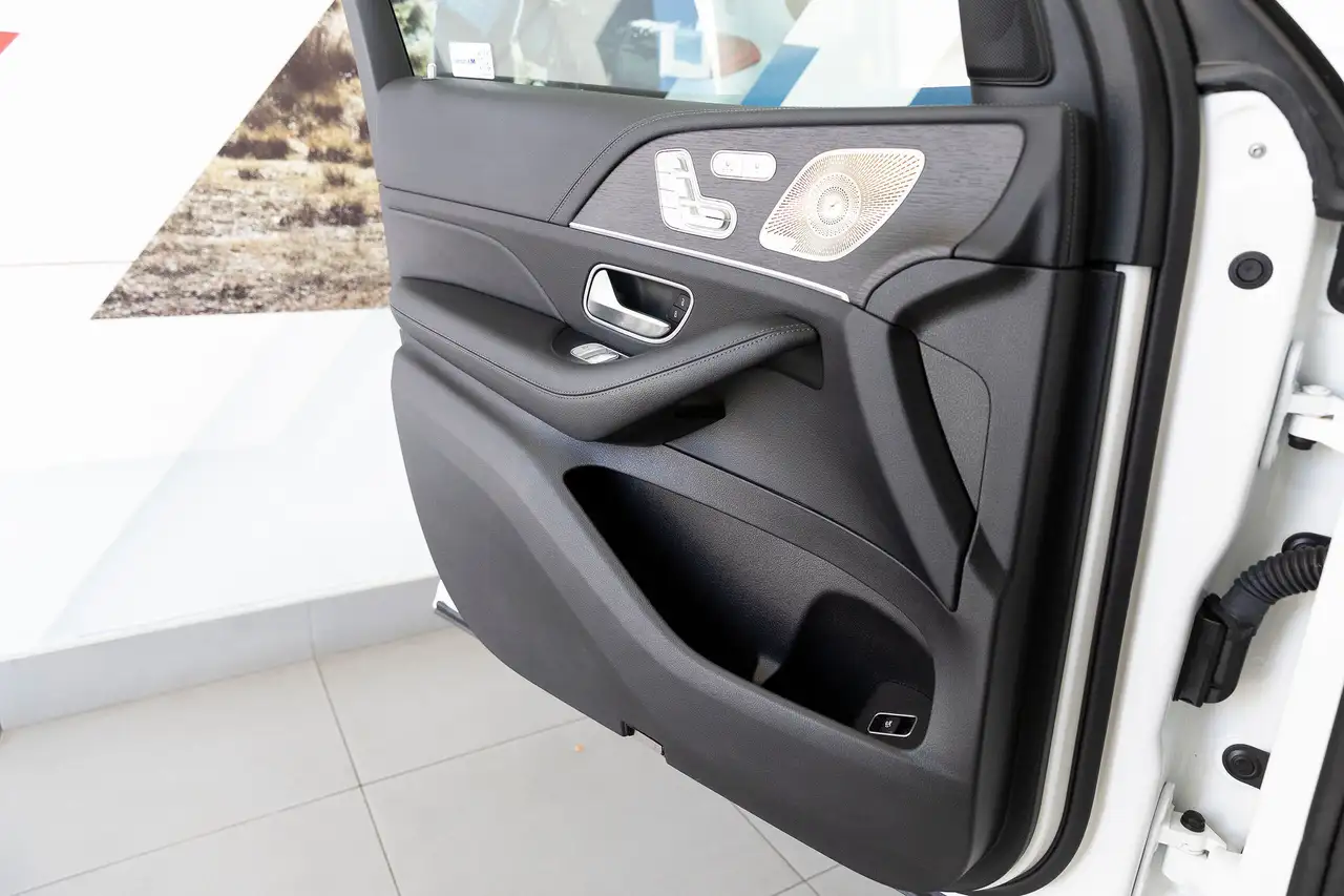 Mercedes-Benz GLE снимка Mercedes-Benz GLE