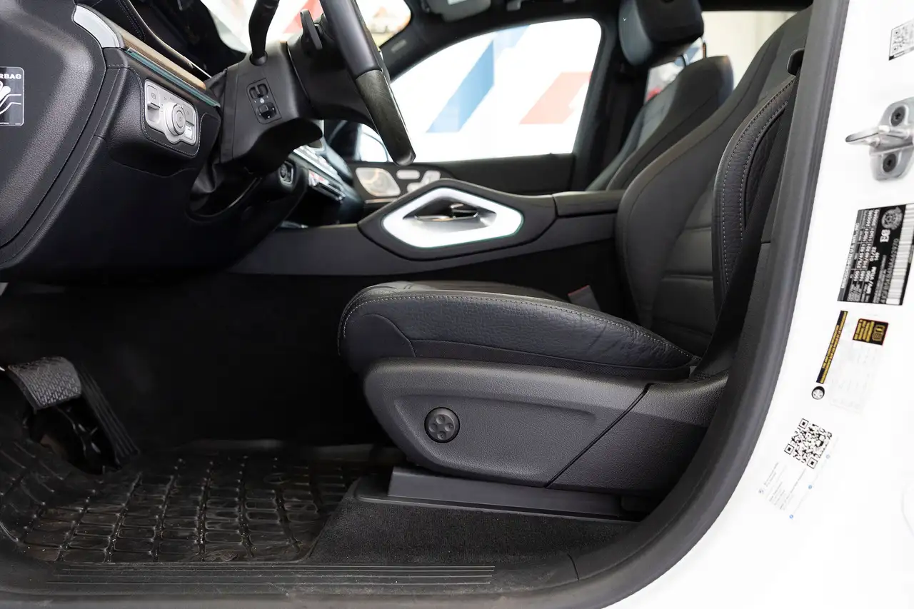 Mercedes-Benz GLE снимка Mercedes-Benz GLE