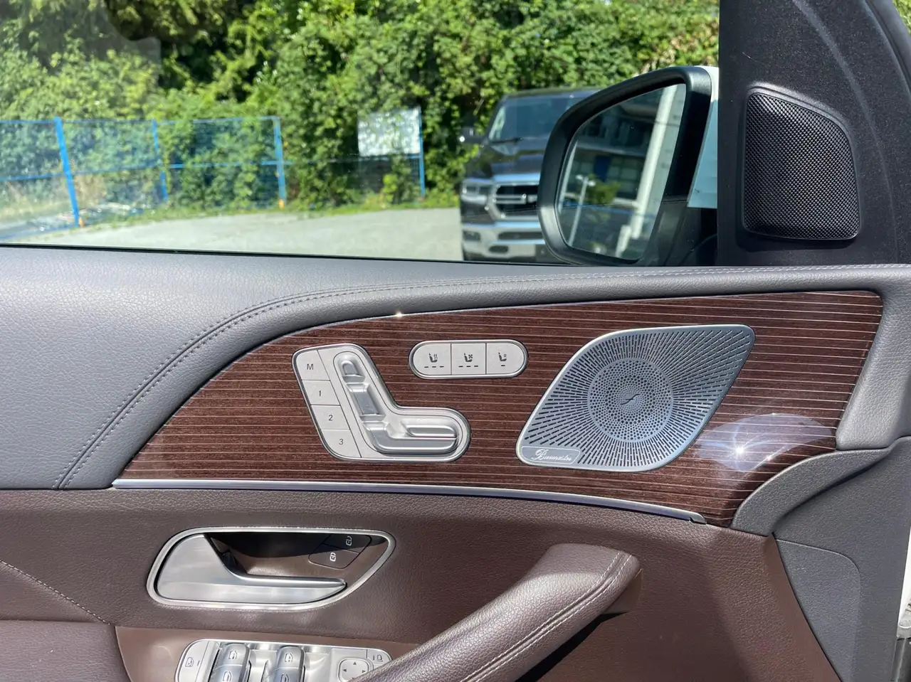 Mercedes-Benz GLE снимка Mercedes-Benz GLE