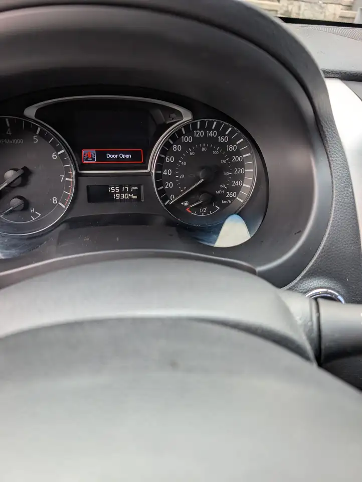 Nissan Altima снимка Nissan Altima