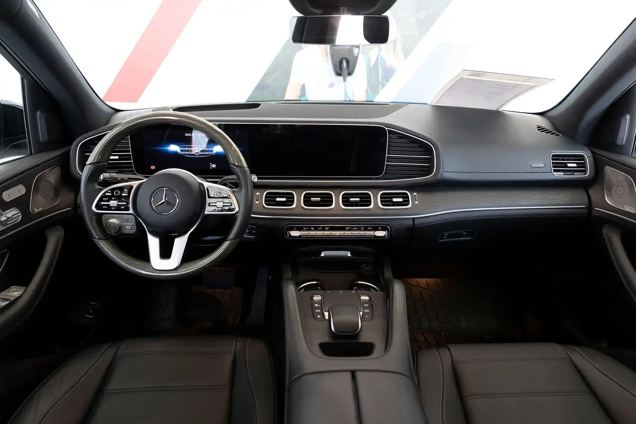 Mercedes-Benz GLE снимка Mercedes-Benz GLE