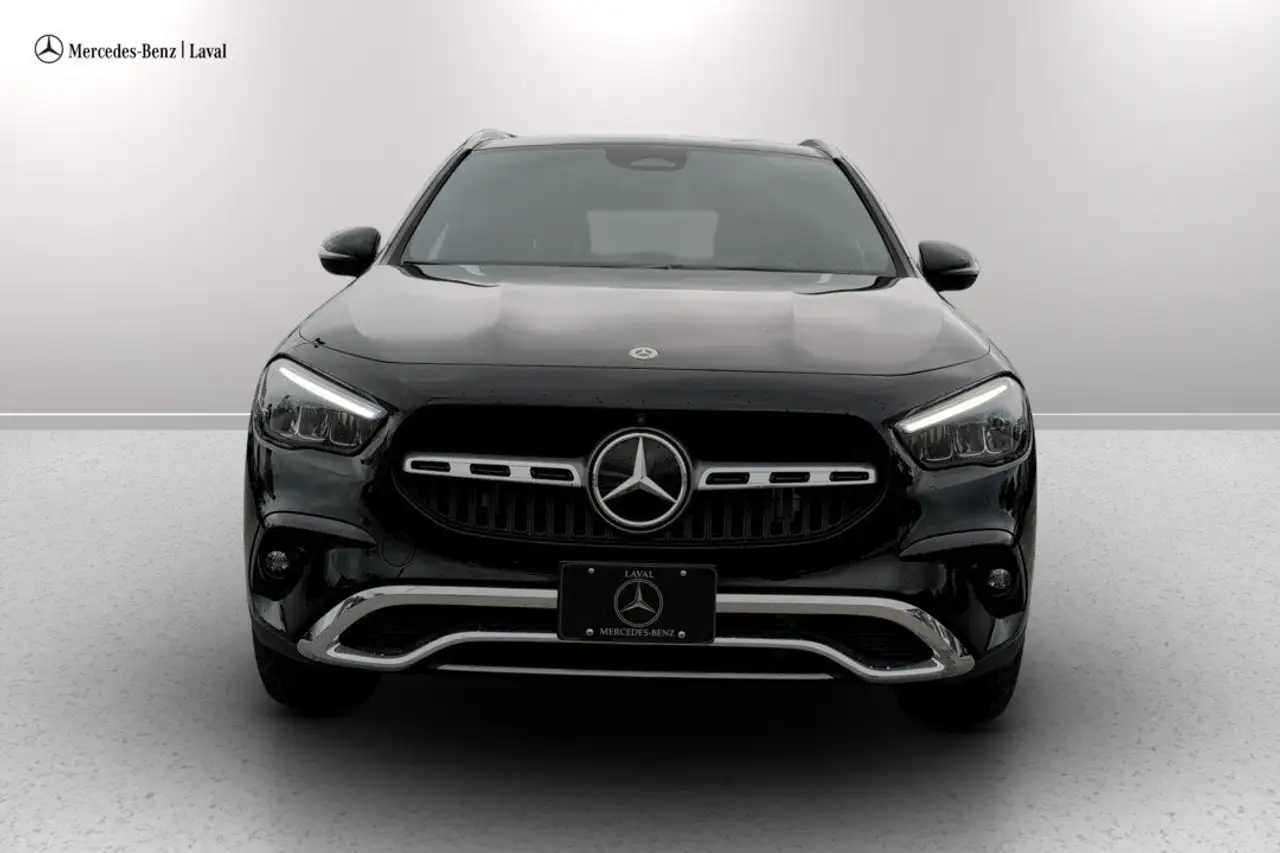 Mercedes-Benz GLA снимка Mercedes-Benz GLA