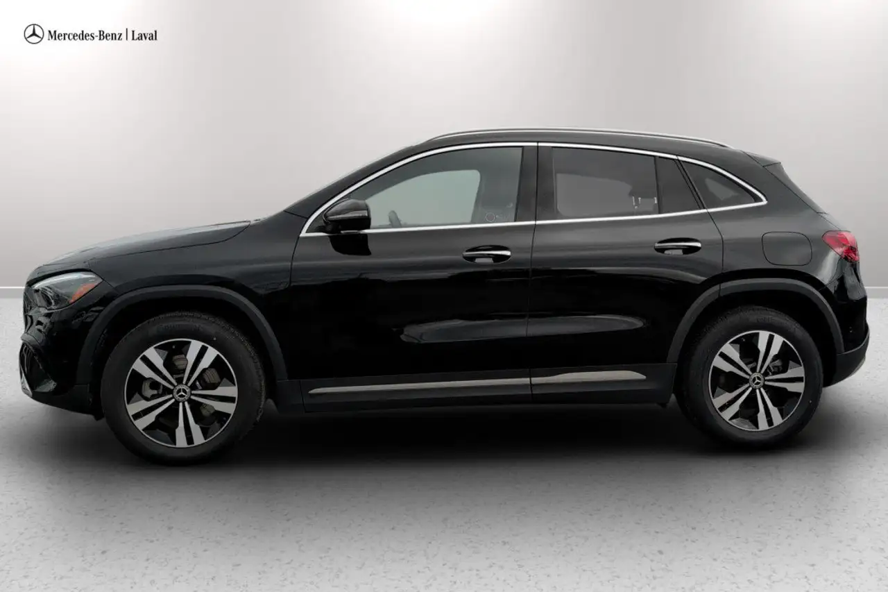 Mercedes-Benz GLA снимка Mercedes-Benz GLA