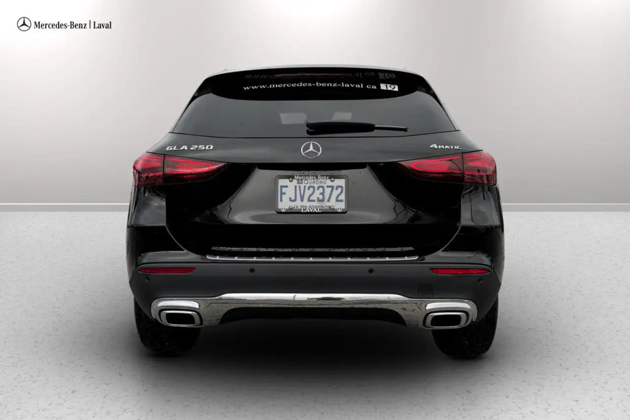 Mercedes-Benz GLA снимка Mercedes-Benz GLA