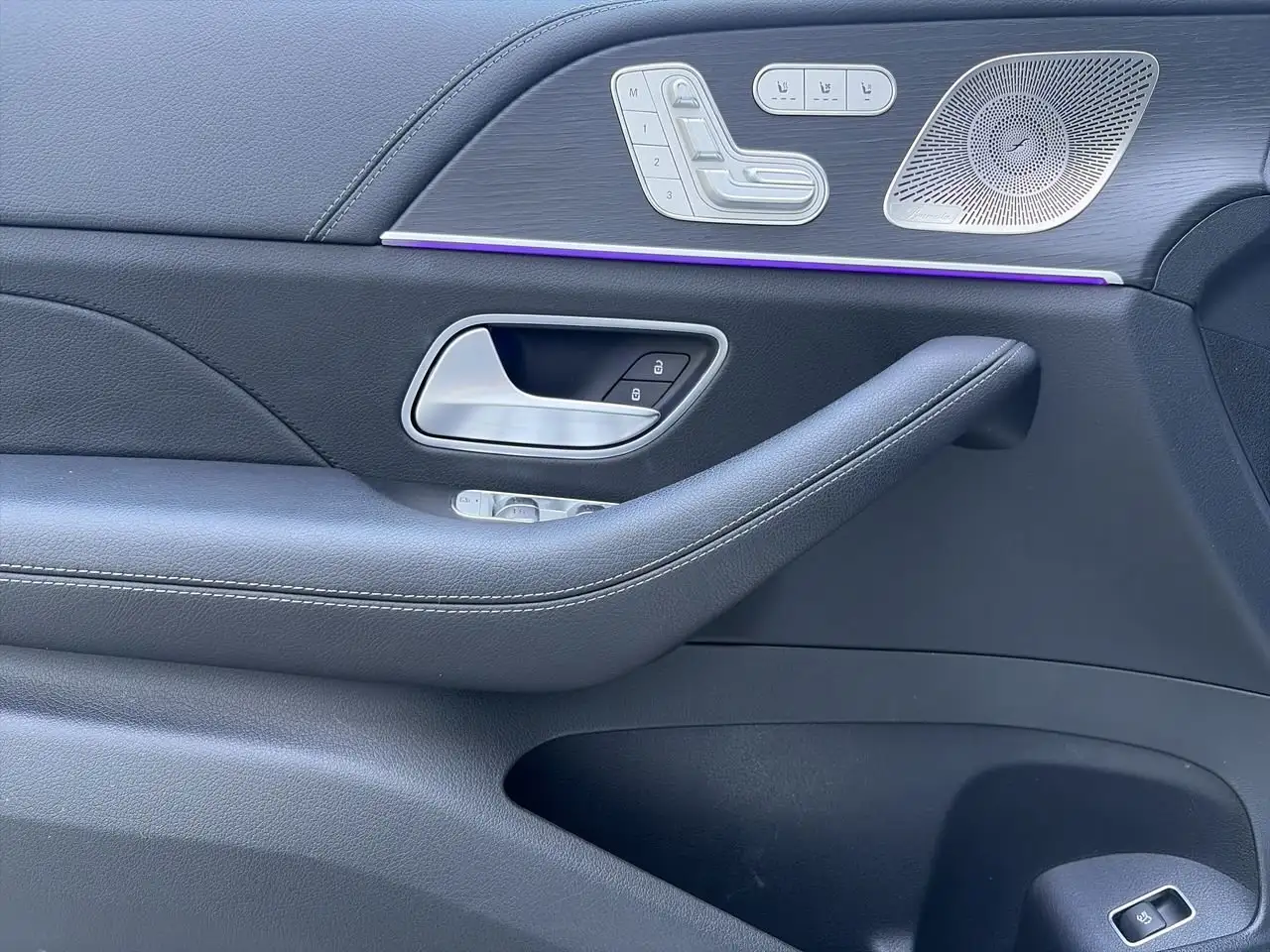 Mercedes-Benz GLE снимка Mercedes-Benz GLE