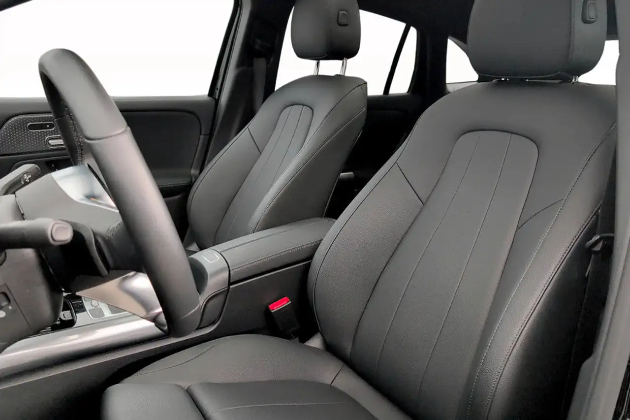 Mercedes-Benz GLA снимка Mercedes-Benz GLA