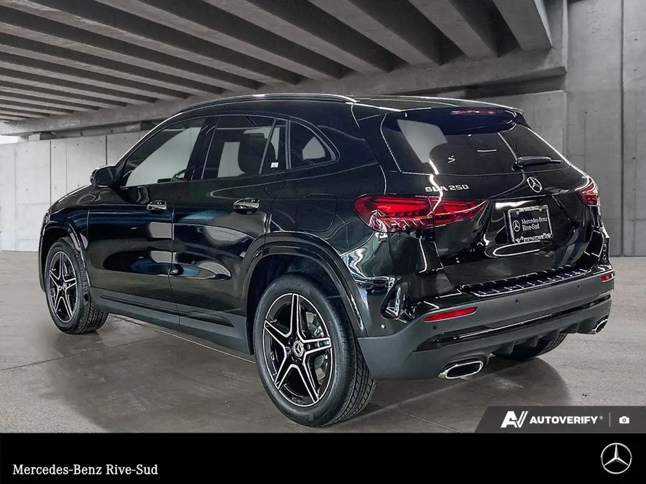 Mercedes-Benz GLA снимка Mercedes-Benz GLA