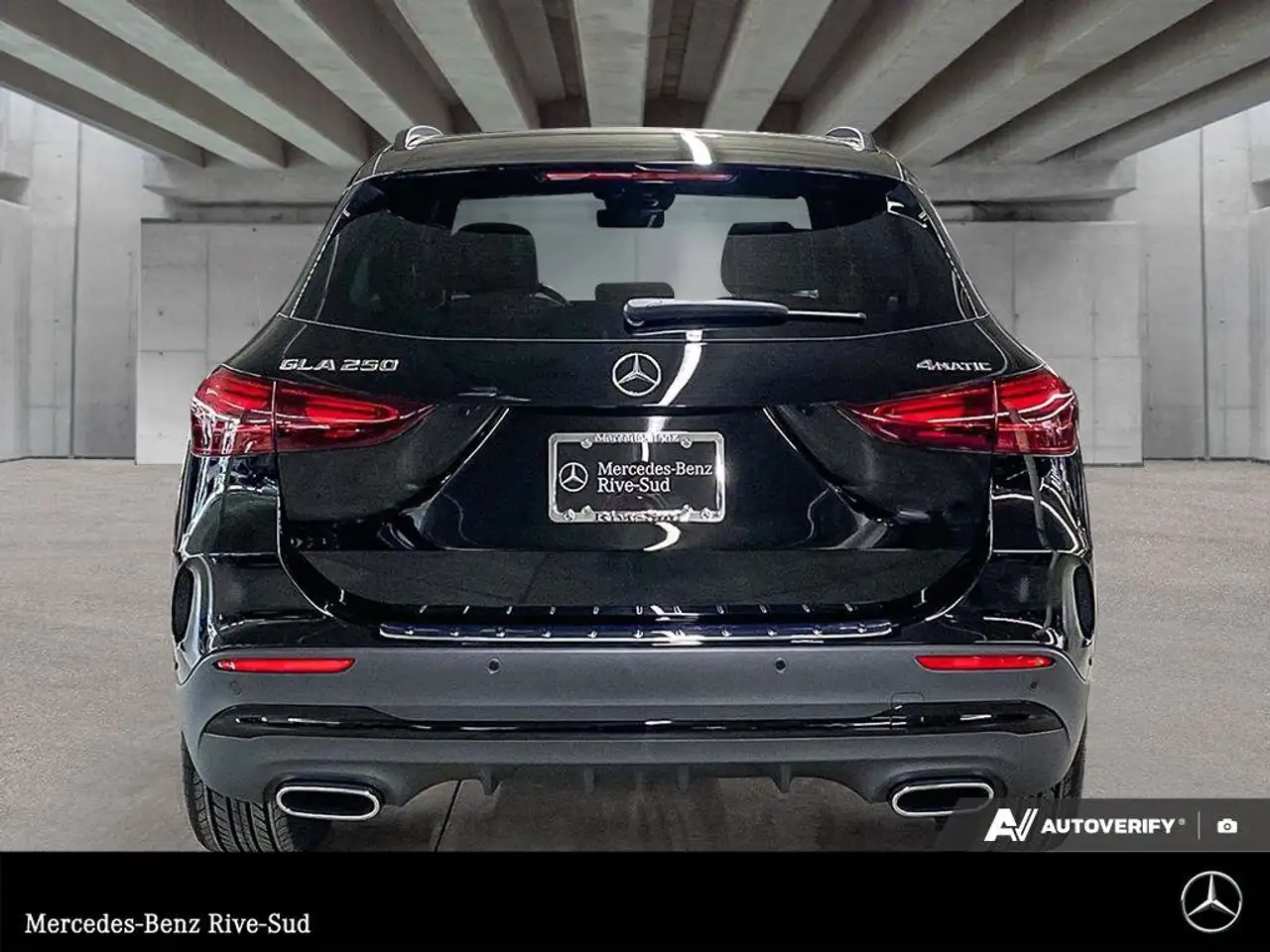 Mercedes-Benz GLA снимка Mercedes-Benz GLA