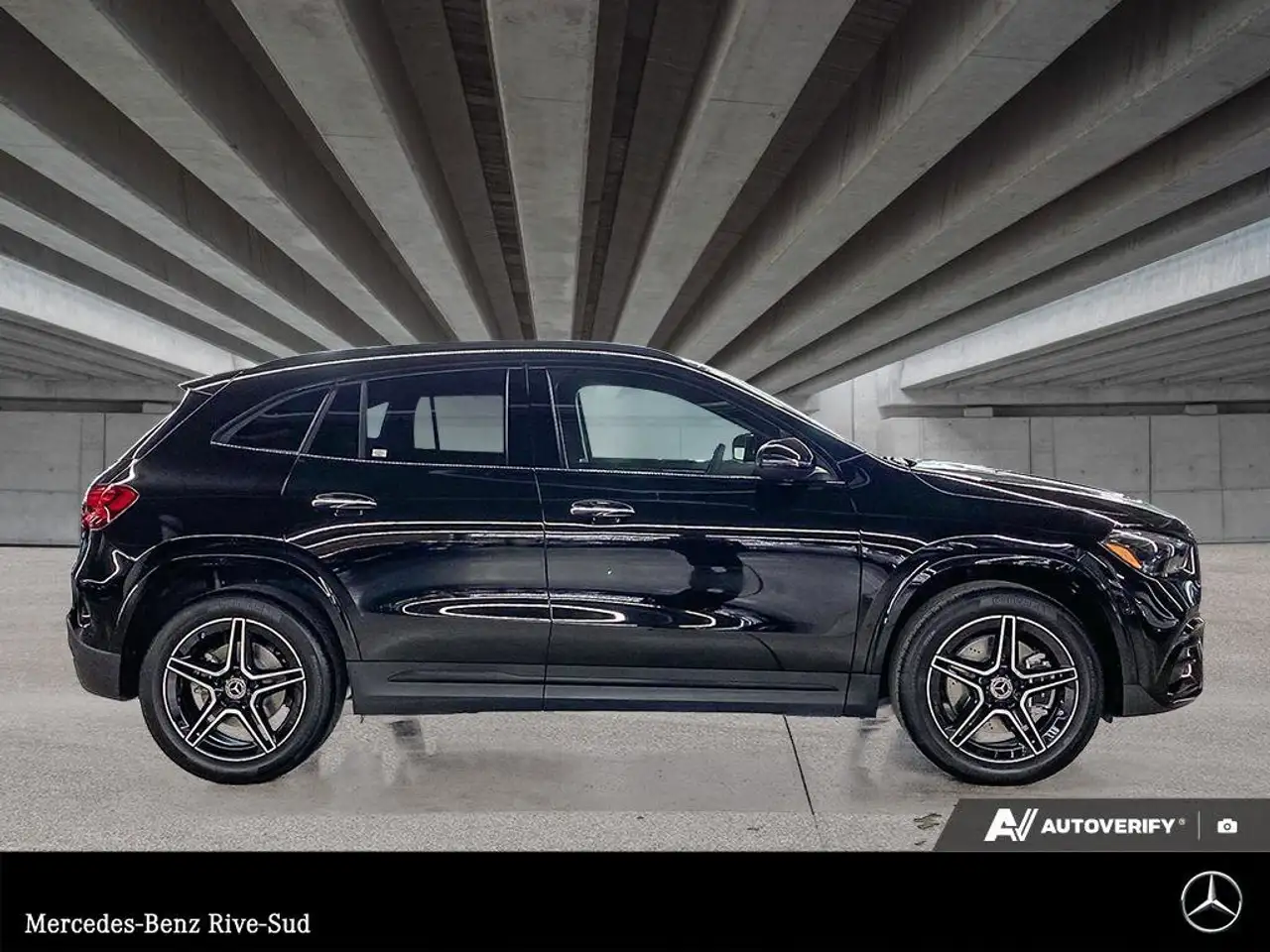 Mercedes-Benz GLA снимка Mercedes-Benz GLA
