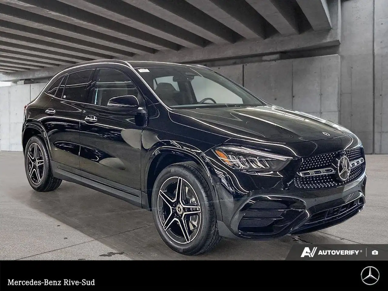 Mercedes-Benz GLA снимка Mercedes-Benz GLA