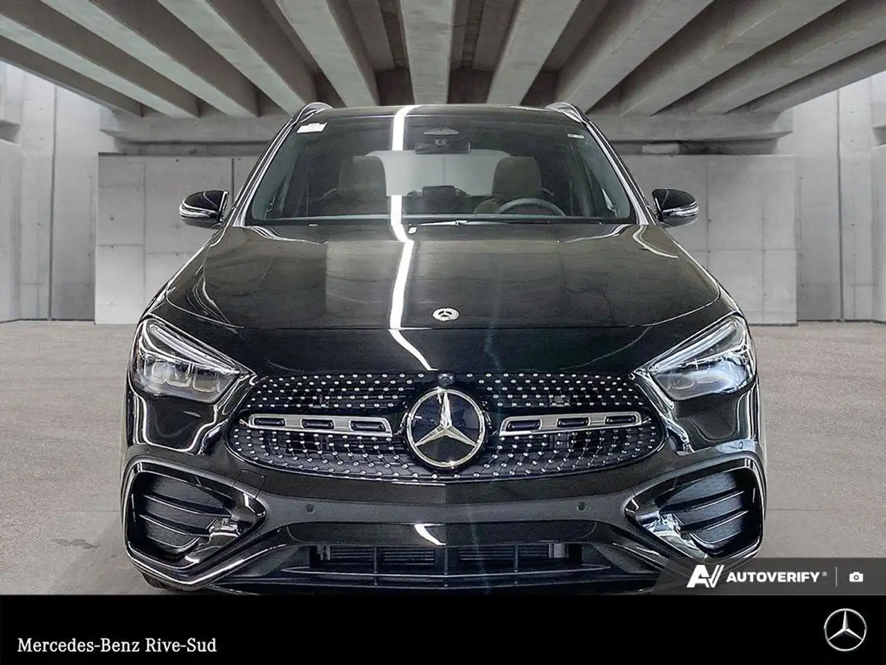 Mercedes-Benz GLA снимка Mercedes-Benz GLA