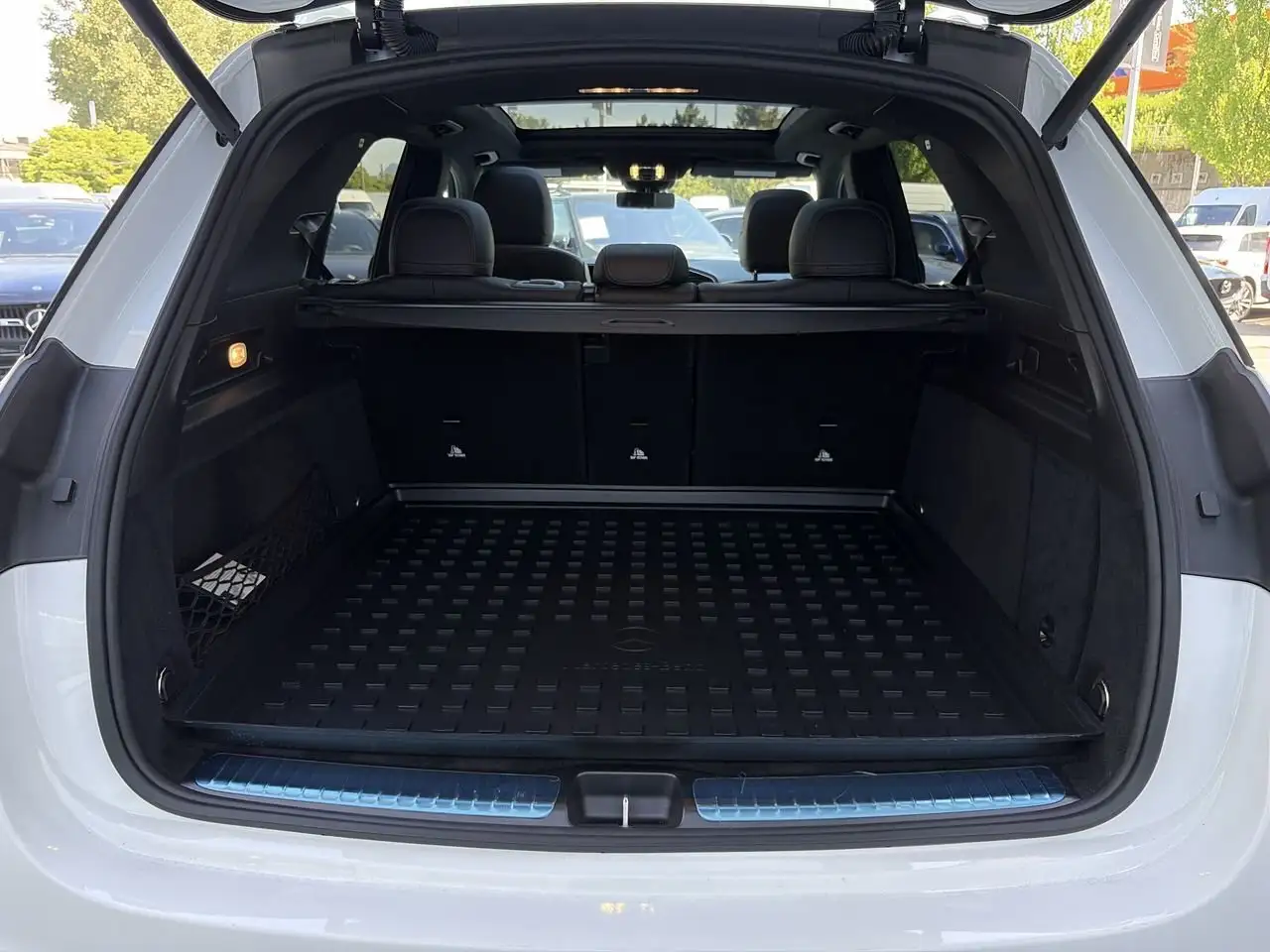Mercedes-Benz GLE снимка Mercedes-Benz GLE