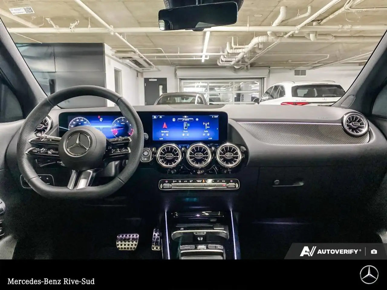 Mercedes-Benz GLA снимка Mercedes-Benz GLA