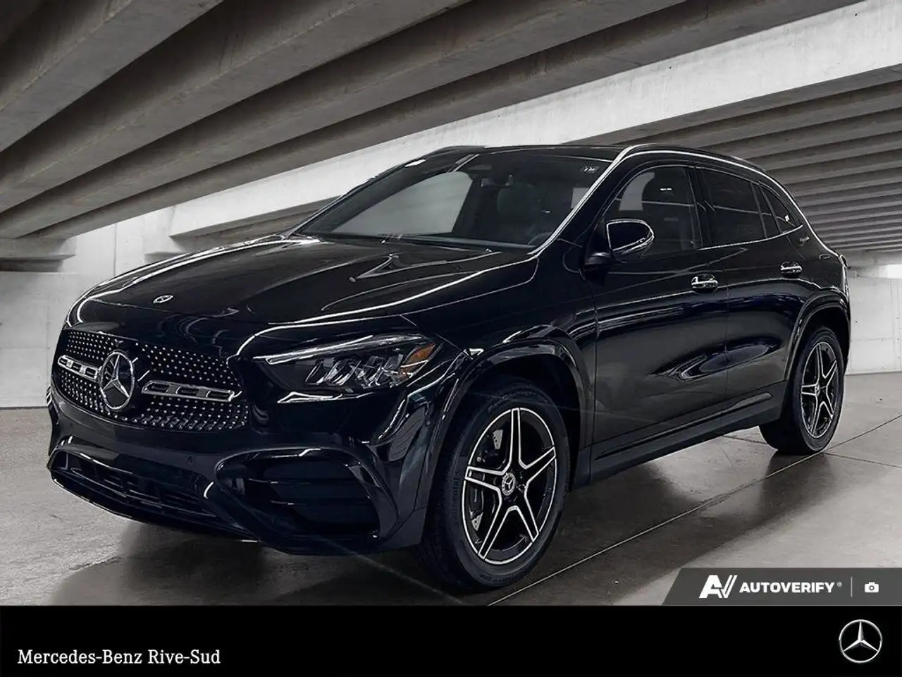 Mercedes-Benz GLA снимка Mercedes-Benz GLA