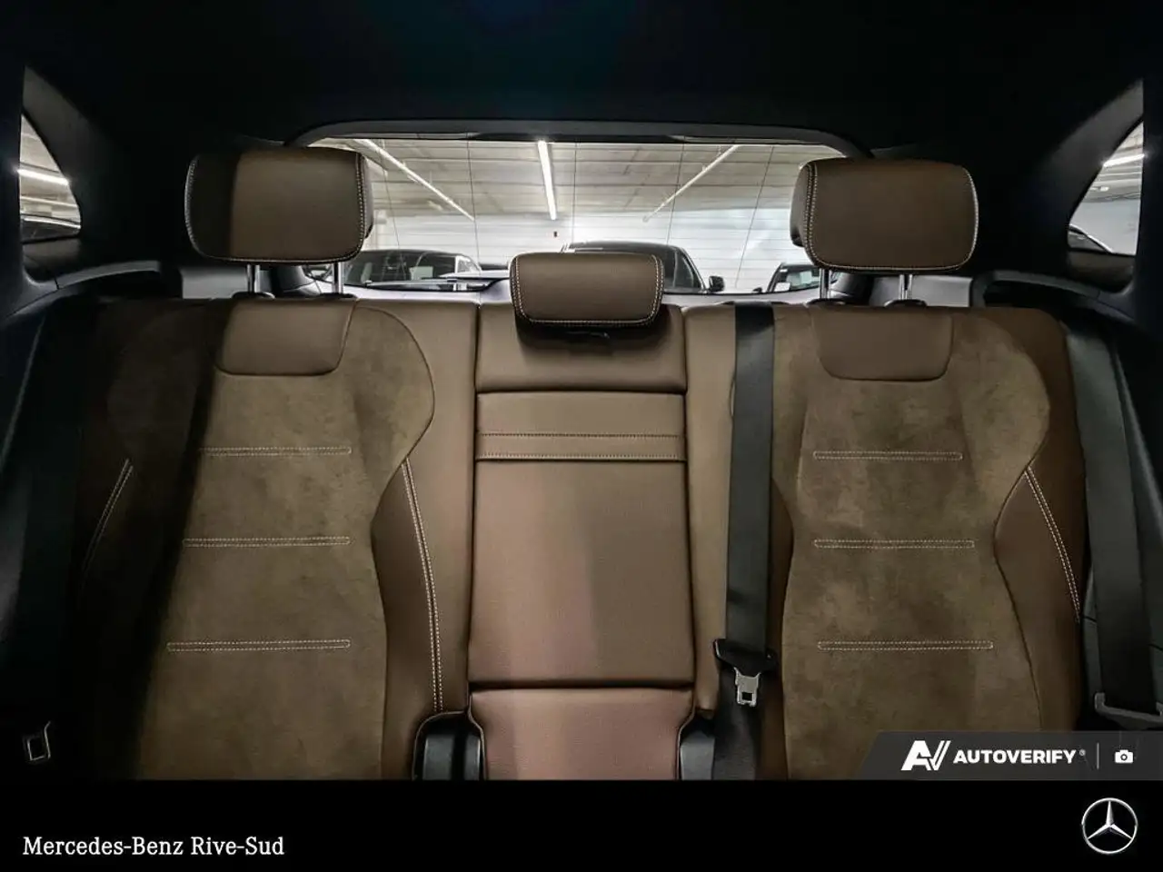 Mercedes-Benz GLA снимка Mercedes-Benz GLA