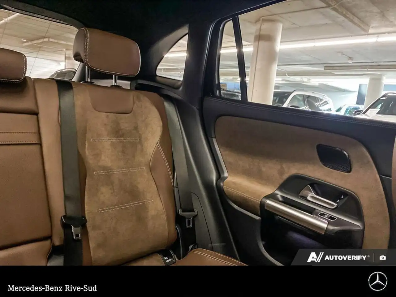Mercedes-Benz GLA снимка Mercedes-Benz GLA