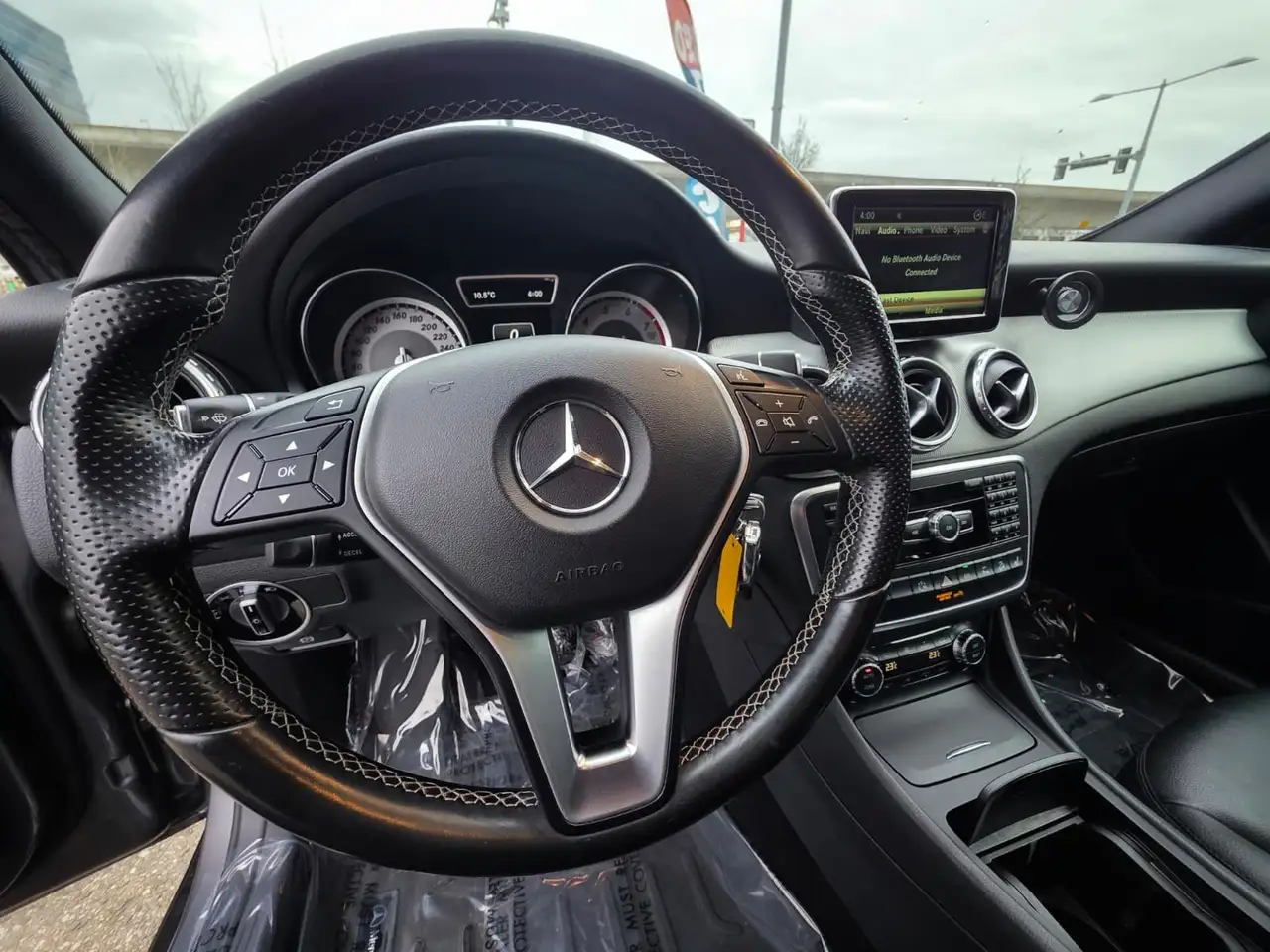 Mercedes-Benz GLA снимка Mercedes-Benz GLA