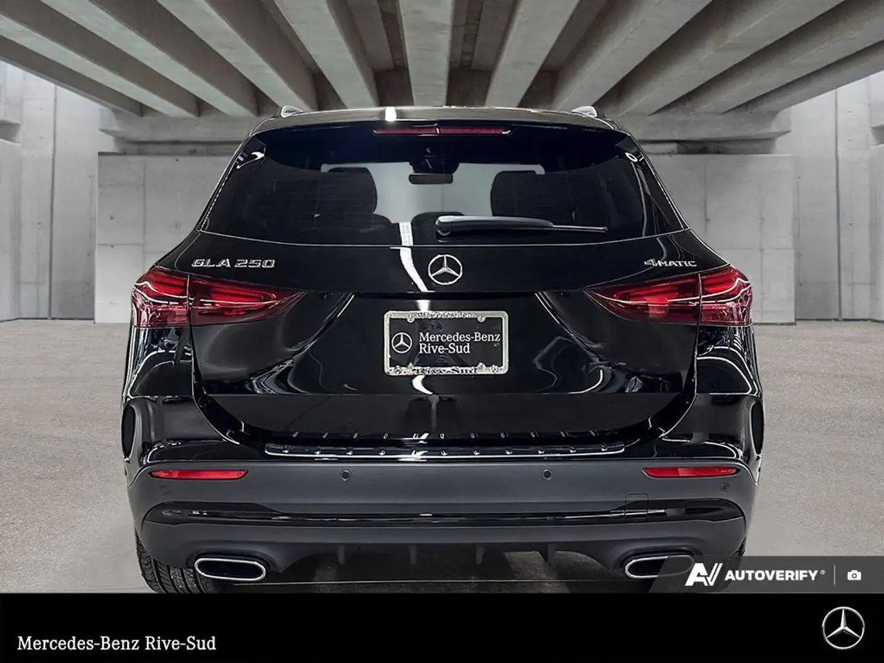 Mercedes-Benz GLA снимка Mercedes-Benz GLA