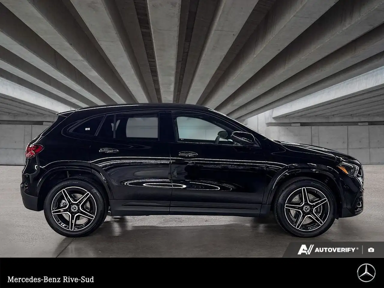 Mercedes-Benz GLA снимка Mercedes-Benz GLA