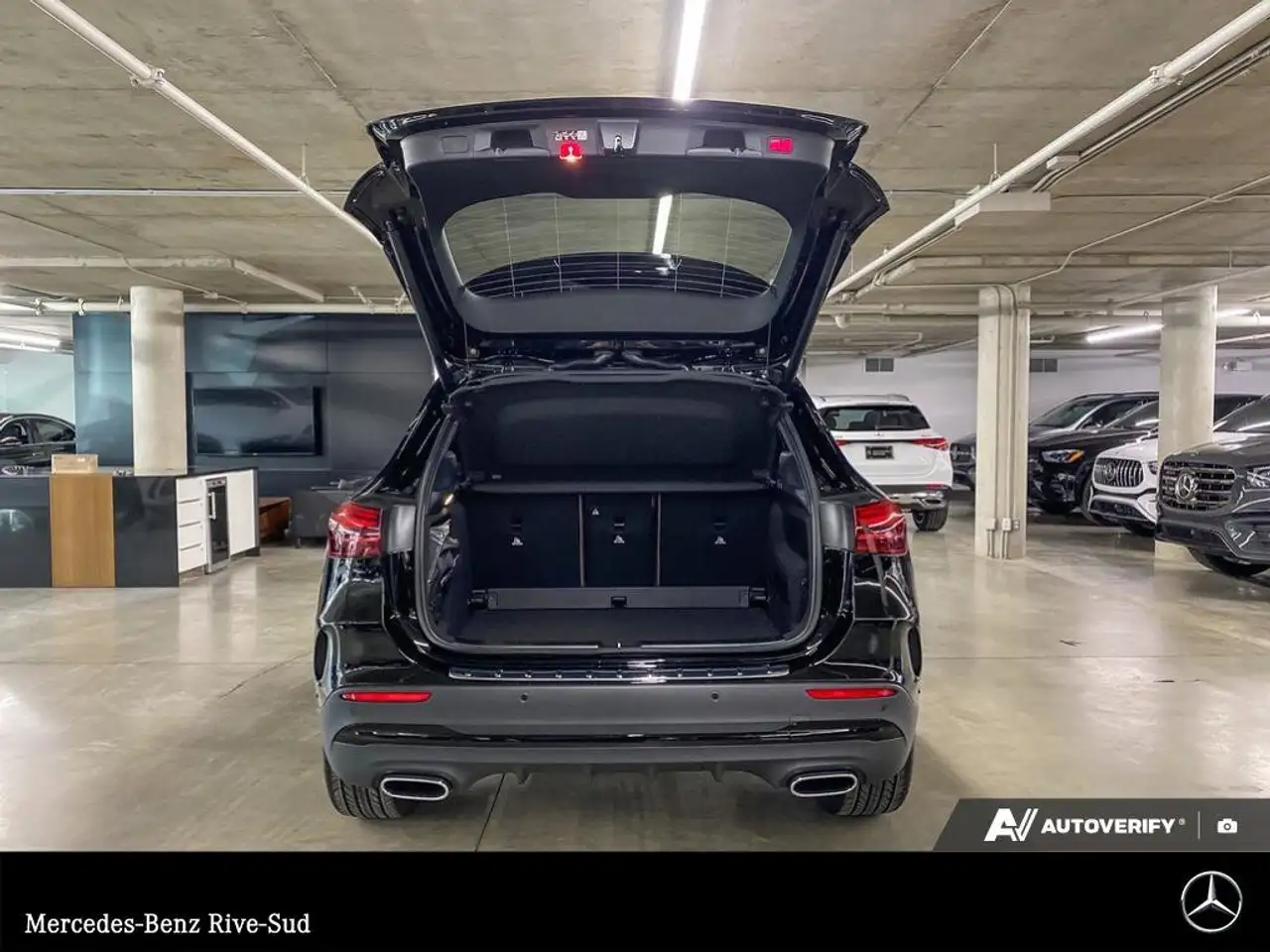 Mercedes-Benz GLA снимка Mercedes-Benz GLA