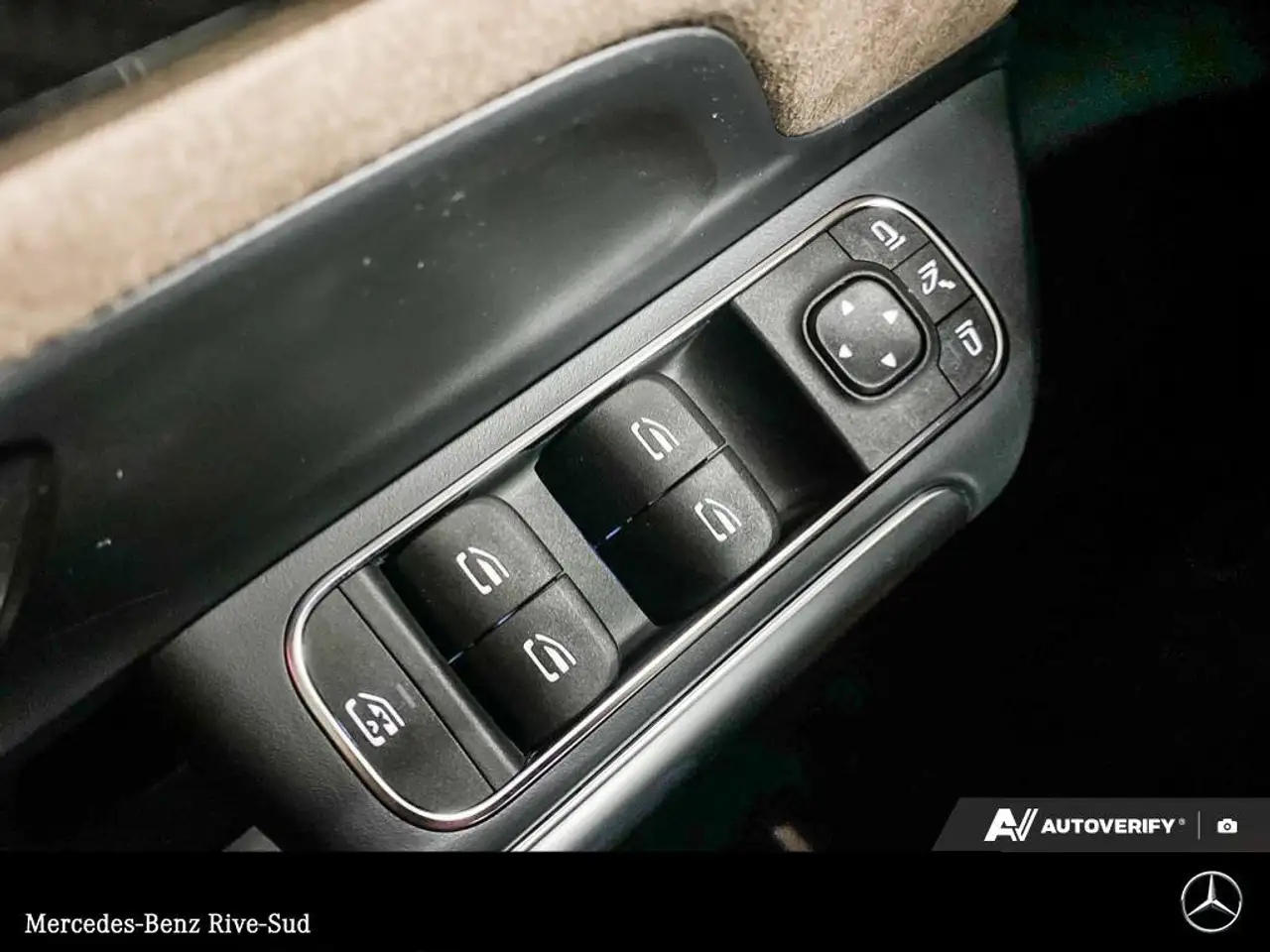 Mercedes-Benz GLA снимка Mercedes-Benz GLA