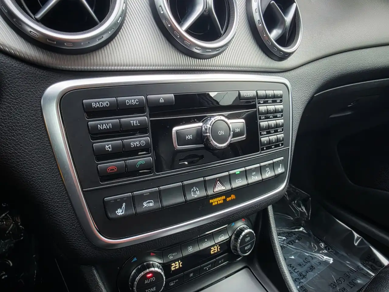Mercedes-Benz GLA снимка Mercedes-Benz GLA