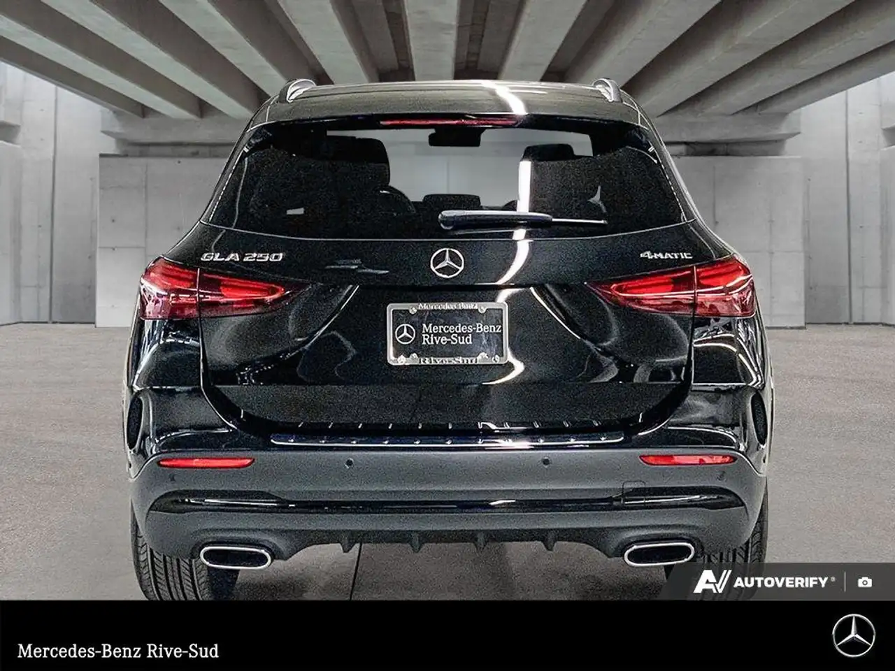 Mercedes-Benz GLA снимка Mercedes-Benz GLA