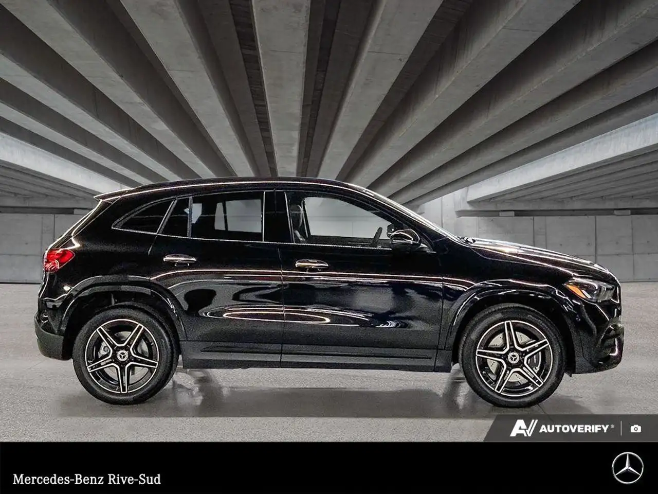 Mercedes-Benz GLA снимка Mercedes-Benz GLA