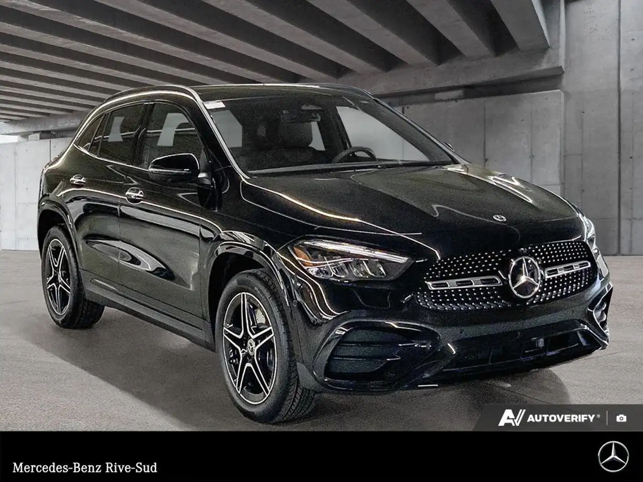 Mercedes-Benz GLA снимка Mercedes-Benz GLA