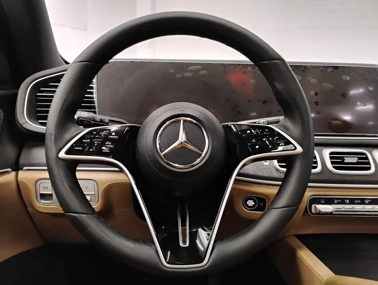 Mercedes-Benz GLE снимка Mercedes-Benz GLE