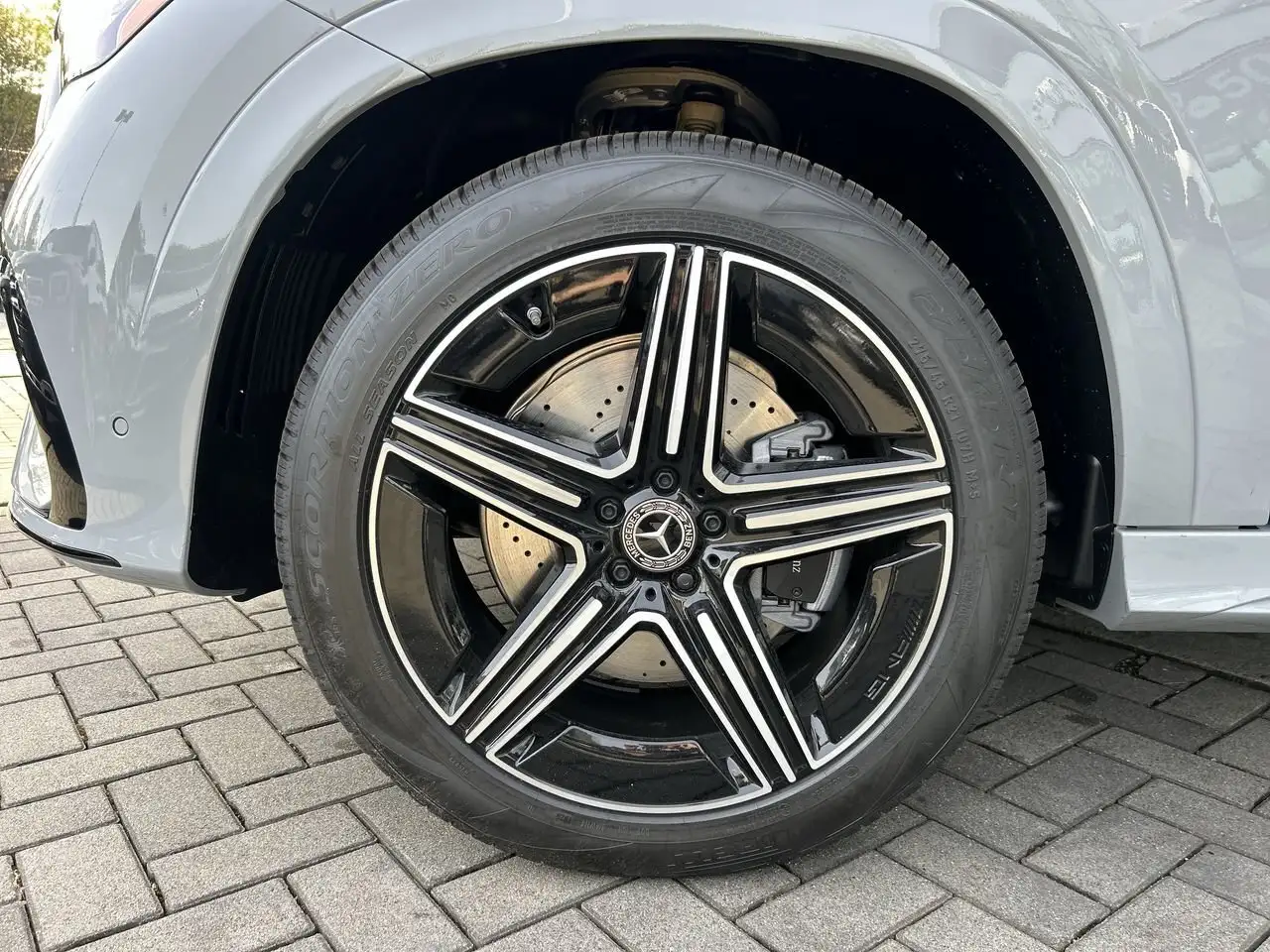 Mercedes-Benz GLE снимка Mercedes-Benz GLE