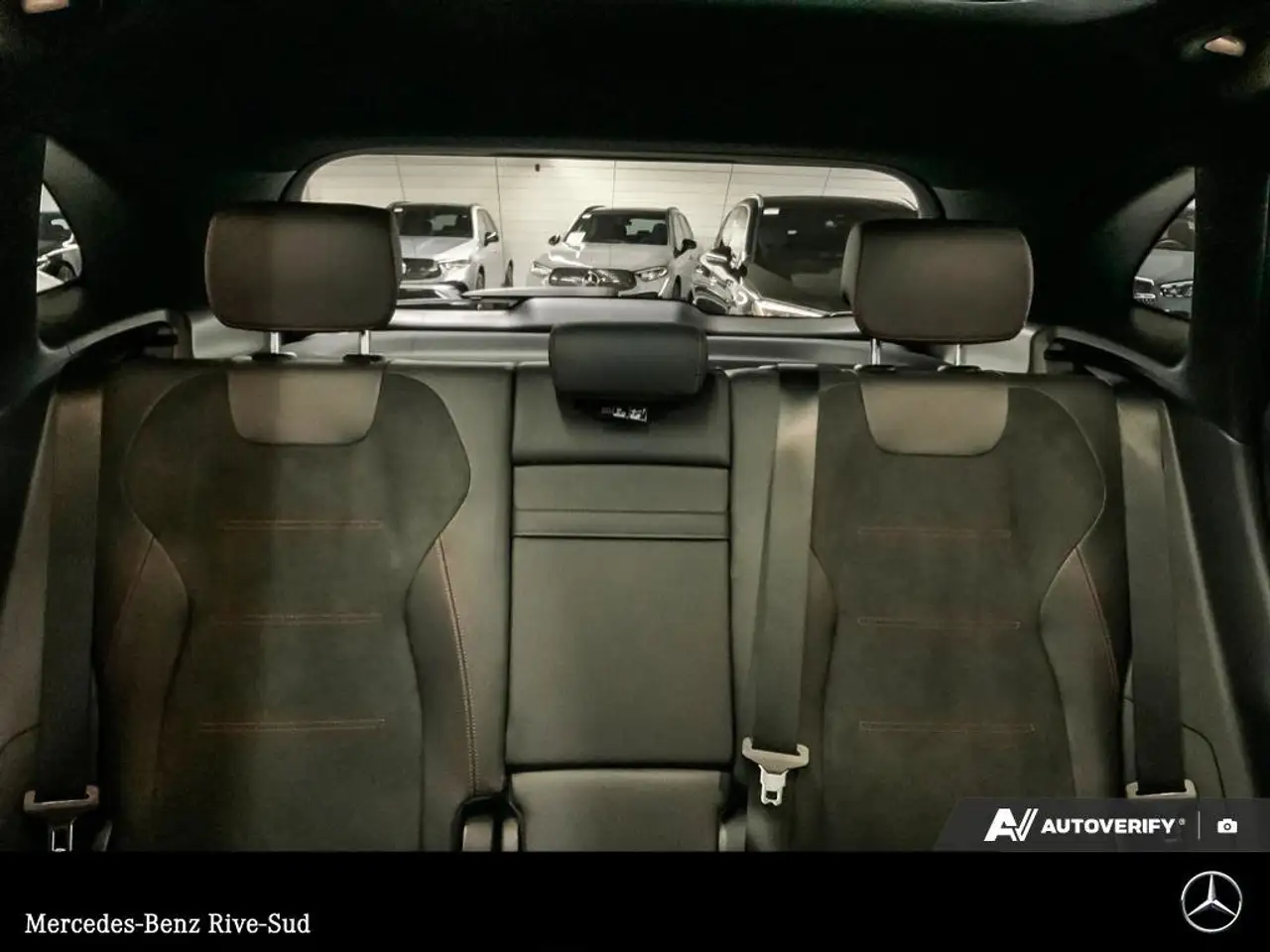 Mercedes-Benz GLA снимка Mercedes-Benz GLA