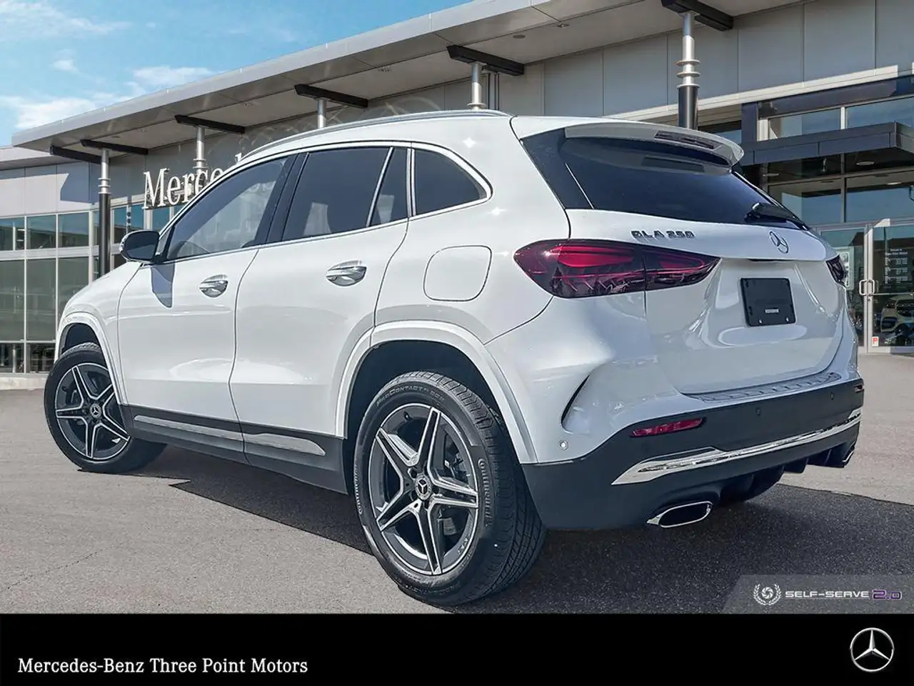Mercedes-Benz GLA снимка Mercedes-Benz GLA