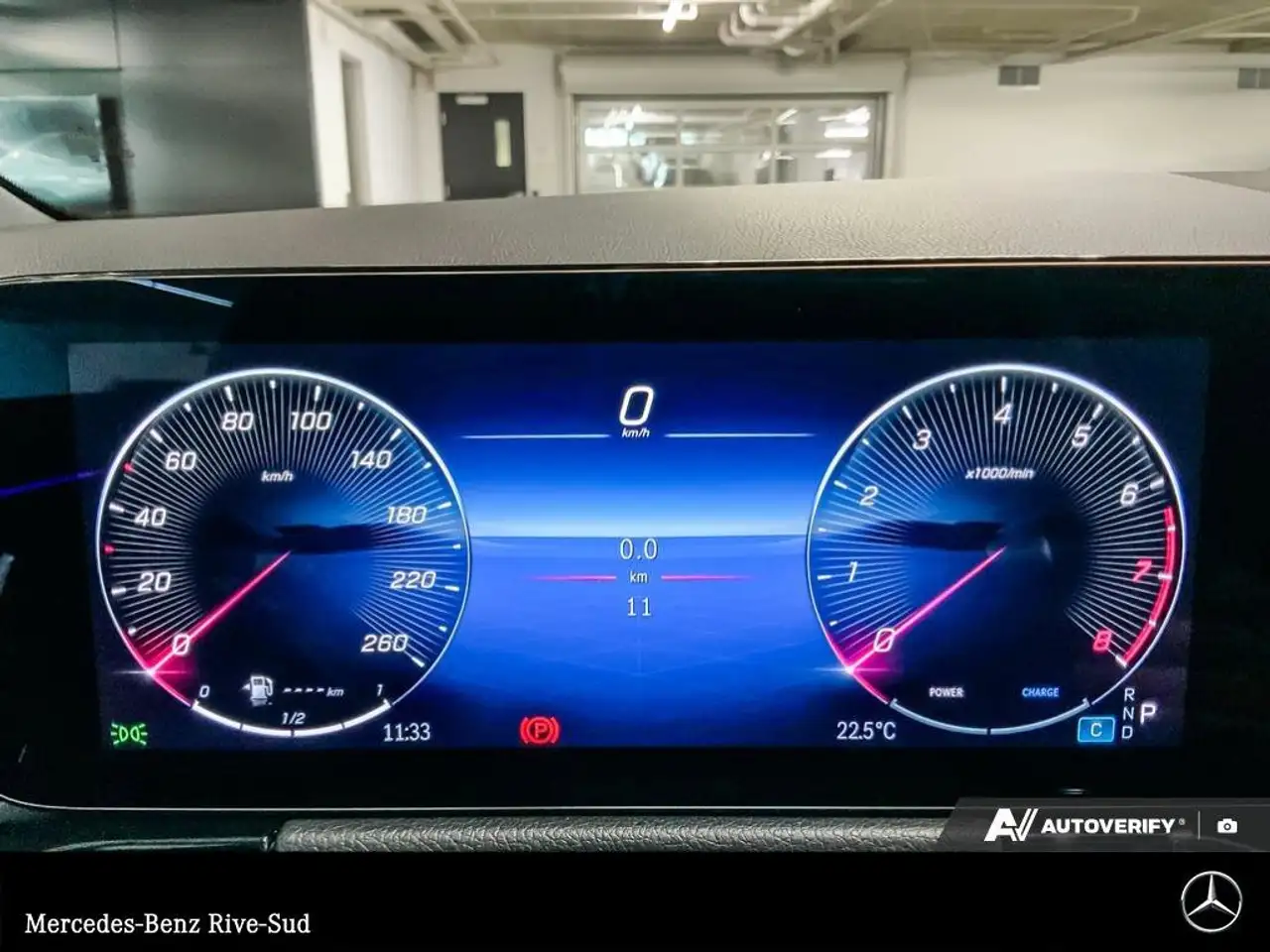 Mercedes-Benz GLA снимка Mercedes-Benz GLA
