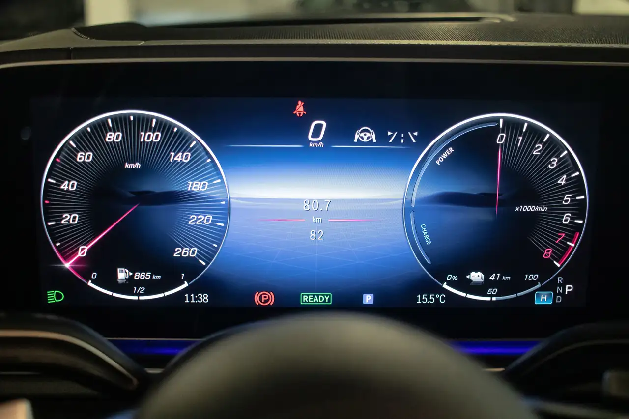 Mercedes-Benz GLE снимка Mercedes-Benz GLE