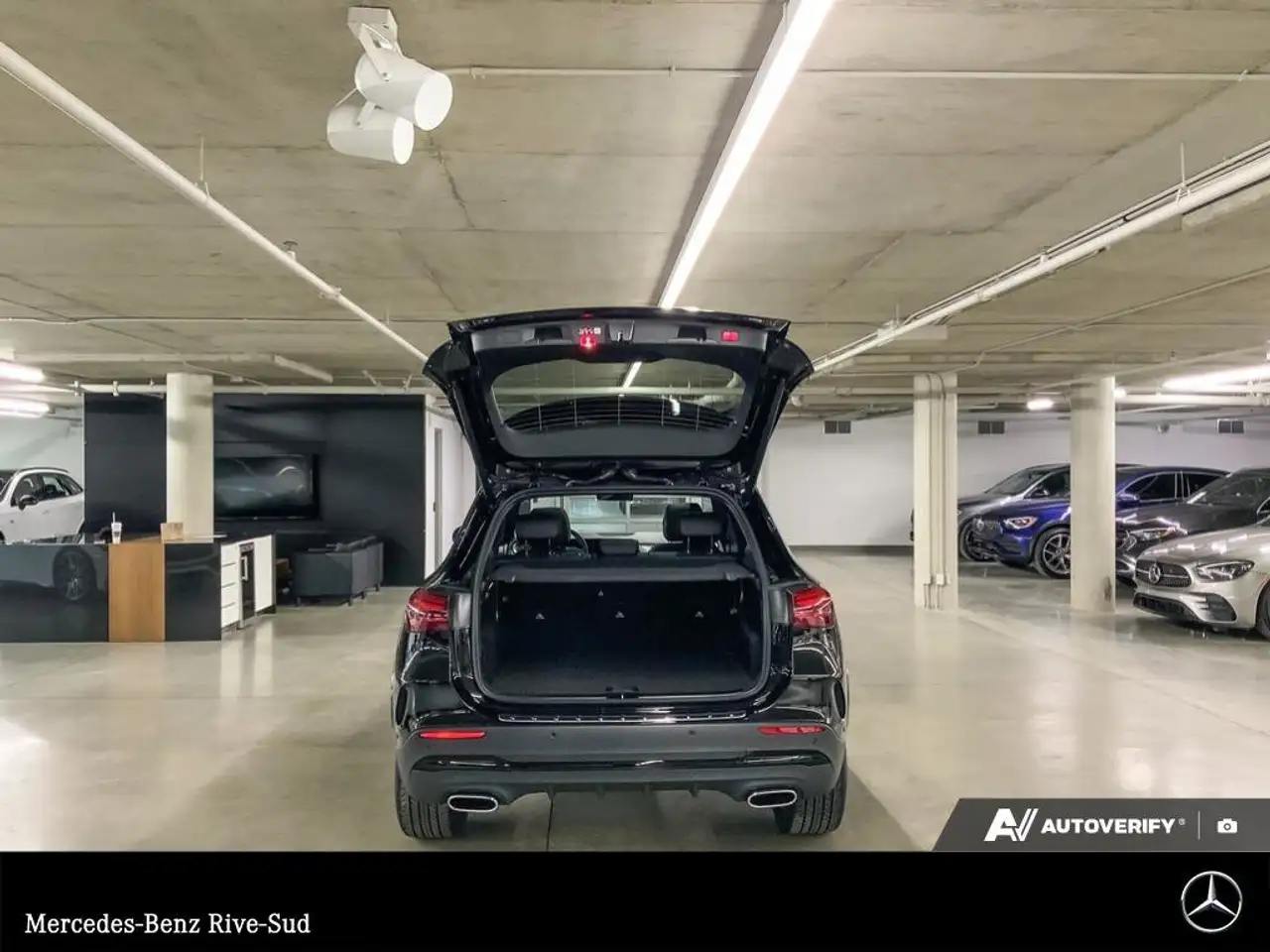Mercedes-Benz GLA снимка Mercedes-Benz GLA