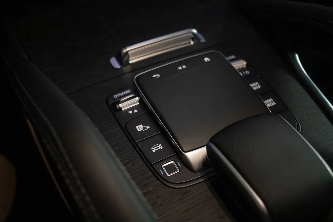 Mercedes-Benz GLE снимка Mercedes-Benz GLE