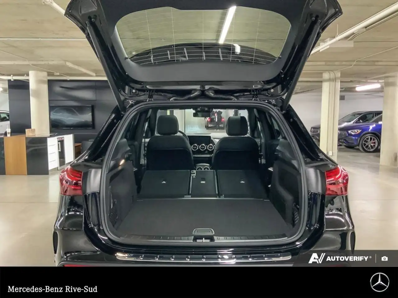 Mercedes-Benz GLA снимка Mercedes-Benz GLA