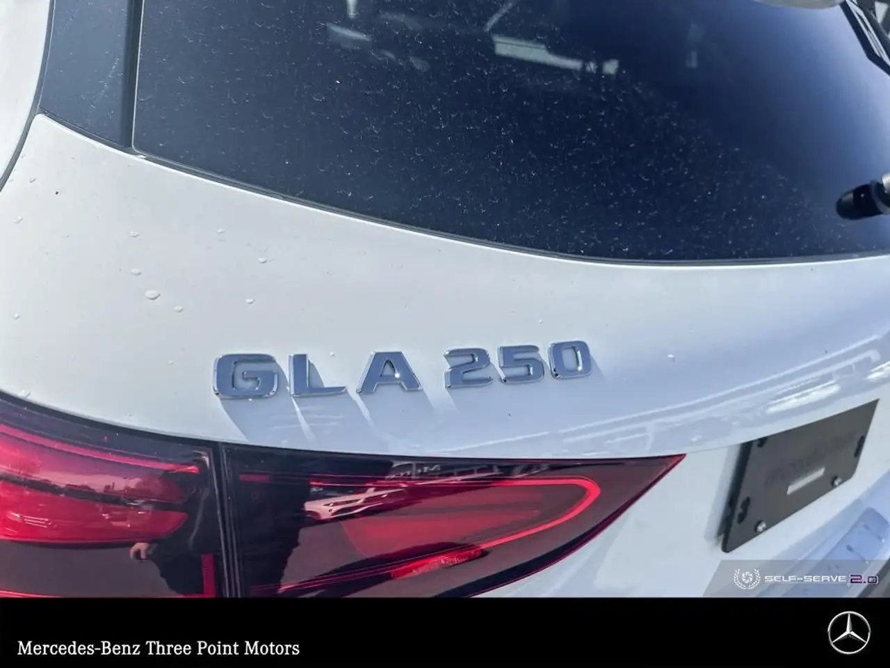 Mercedes-Benz GLA снимка Mercedes-Benz GLA