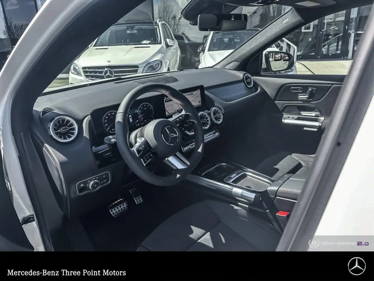 Mercedes-Benz GLA снимка Mercedes-Benz GLA