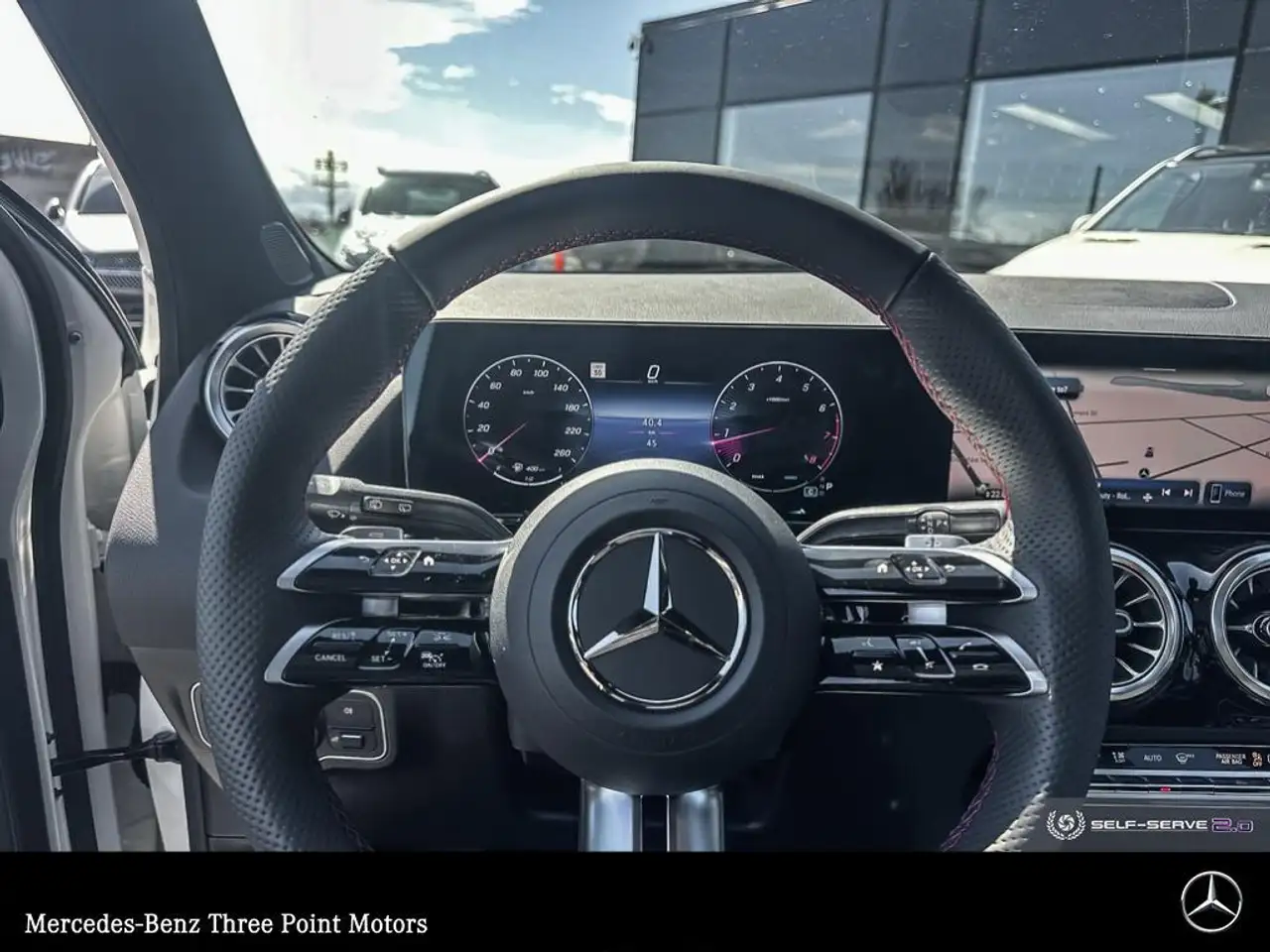 Mercedes-Benz GLA снимка Mercedes-Benz GLA