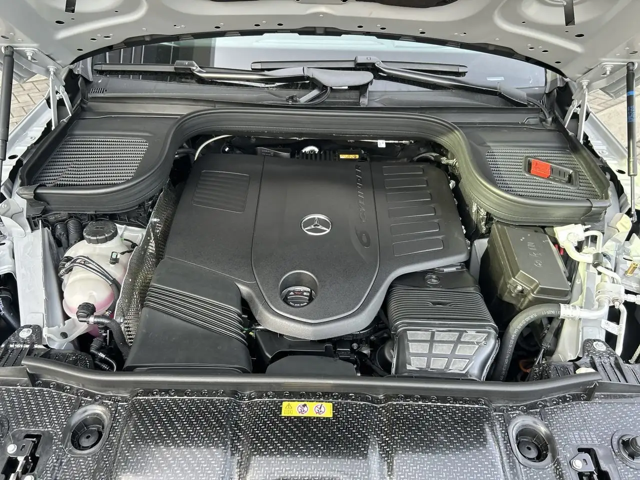 Mercedes-Benz GLE снимка Mercedes-Benz GLE