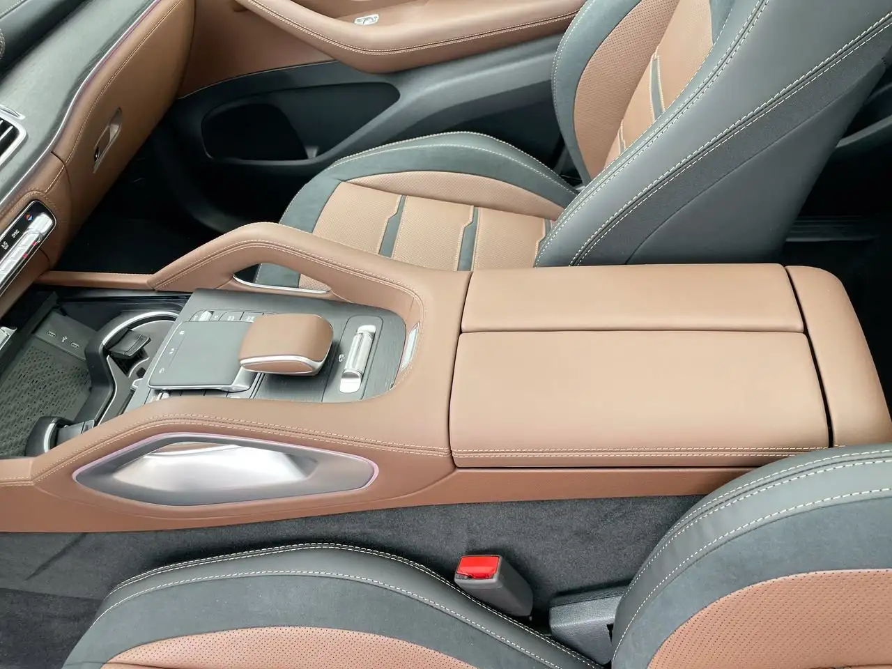 Mercedes-Benz GLE снимка Mercedes-Benz GLE