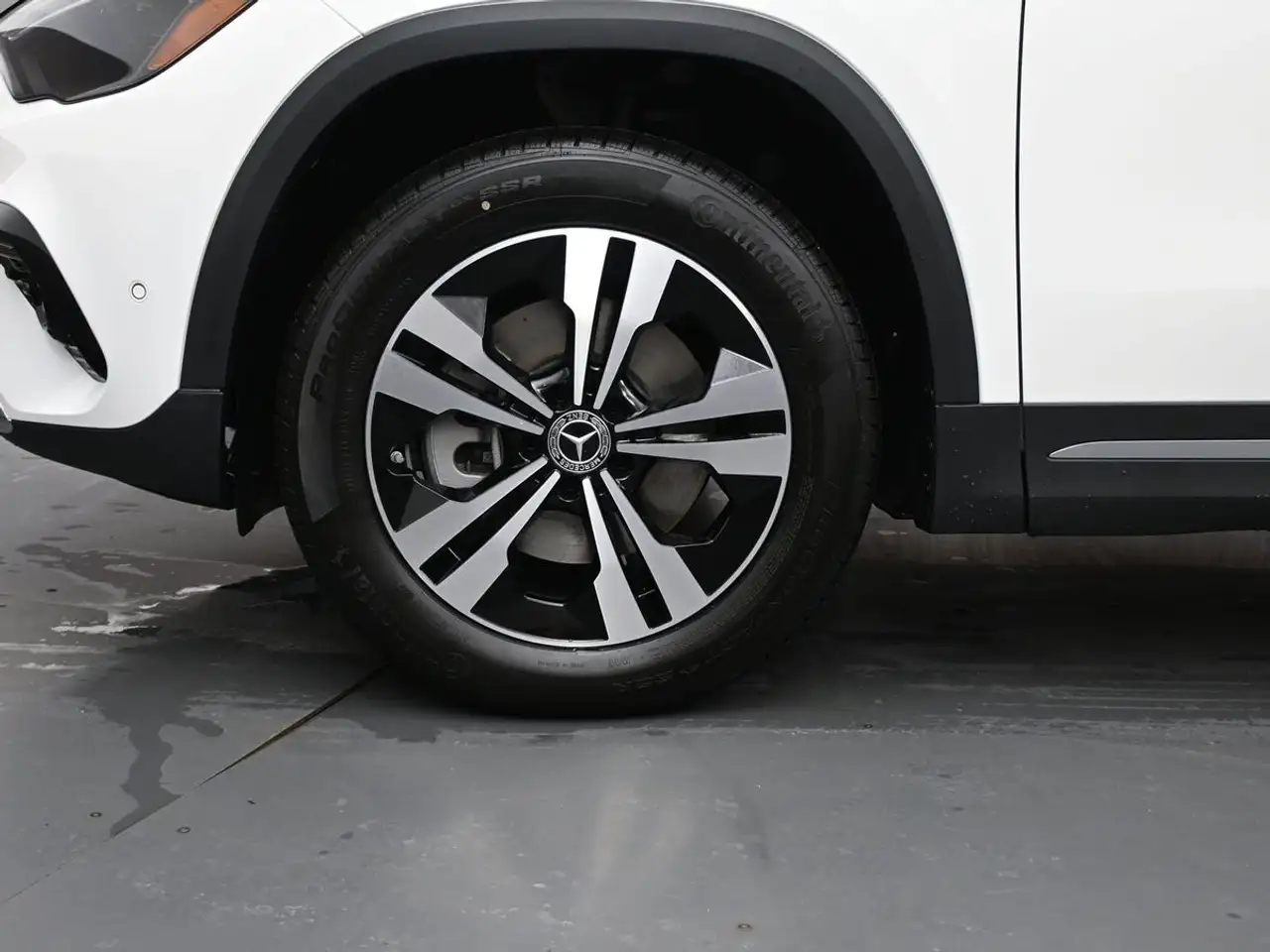 Mercedes-Benz GLA снимка Mercedes-Benz GLA