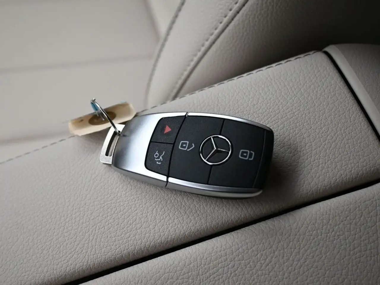 Mercedes-Benz GLA снимка Mercedes-Benz GLA