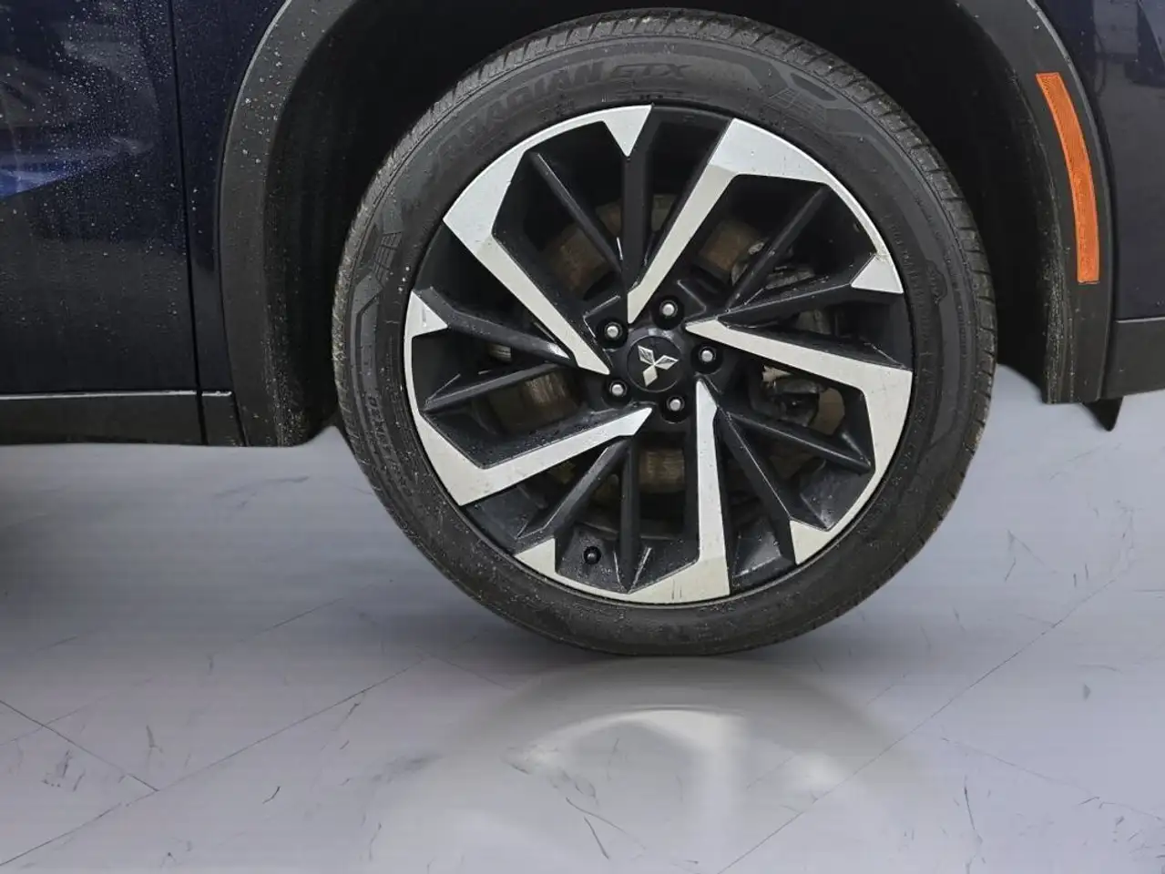Mitsubishi Outlander снимка Mitsubishi Outlander
