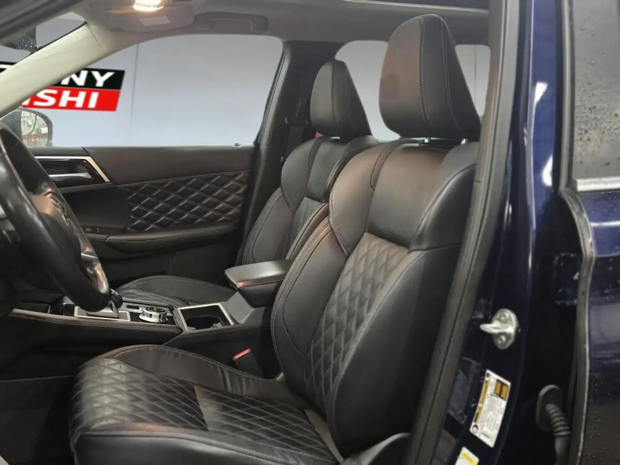 Mitsubishi Outlander снимка Mitsubishi Outlander