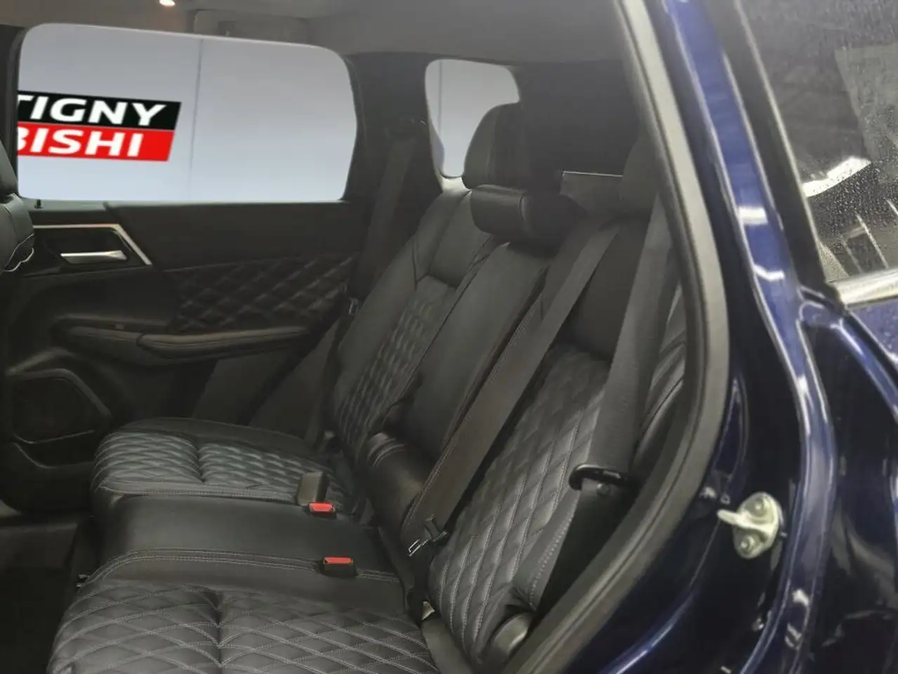 Mitsubishi Outlander снимка Mitsubishi Outlander