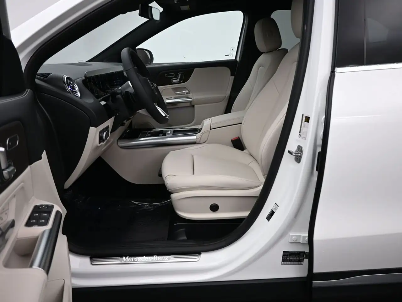Mercedes-Benz GLA снимка Mercedes-Benz GLA
