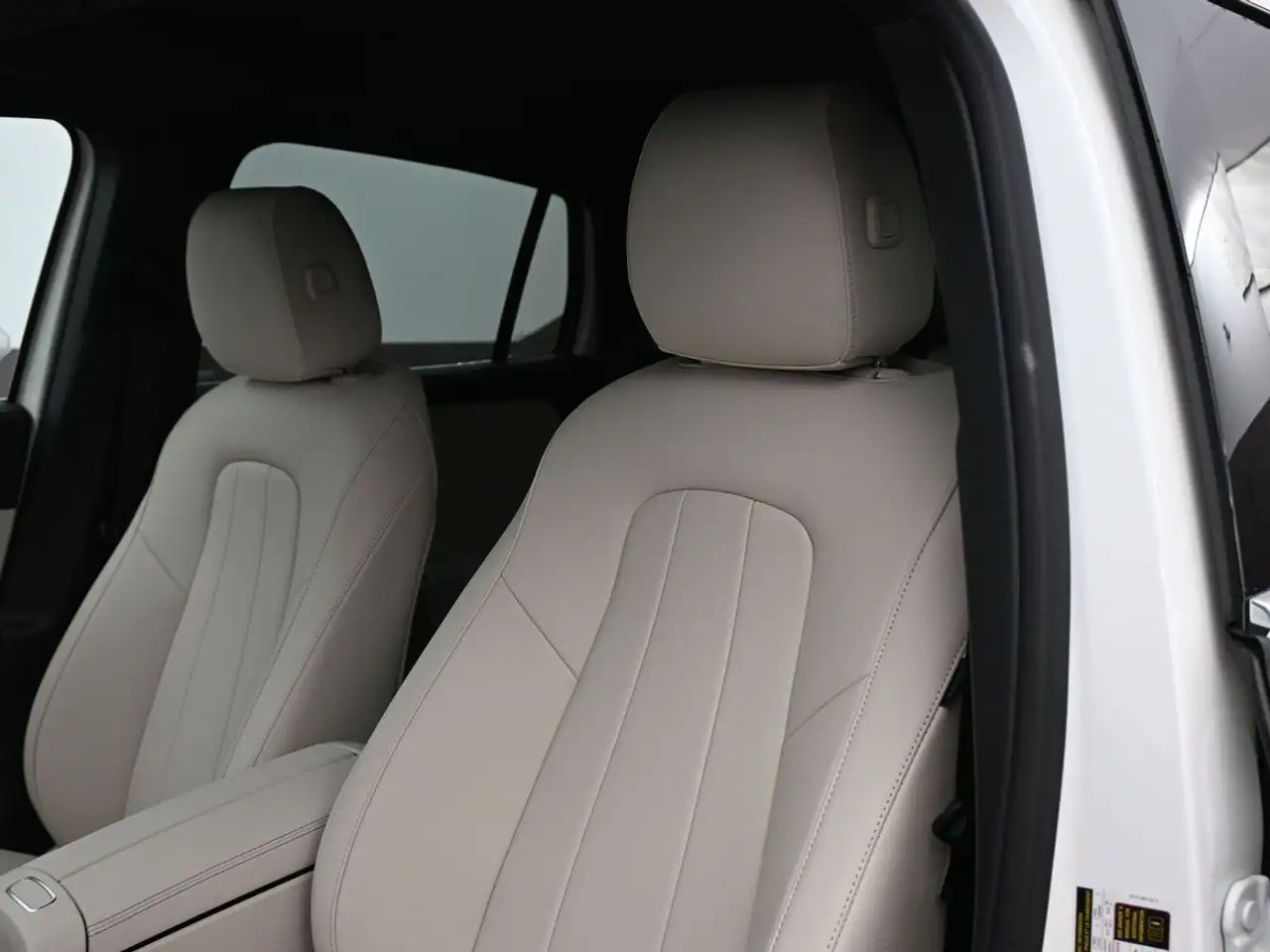 Mercedes-Benz GLA снимка Mercedes-Benz GLA